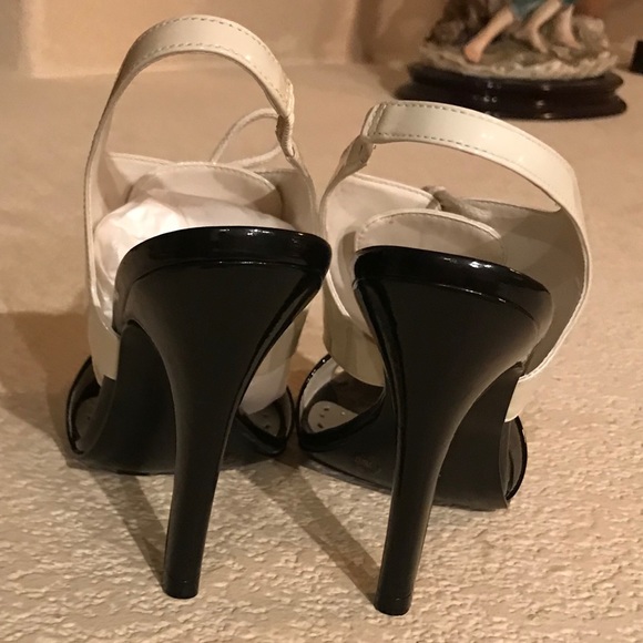 Shoes - Picture 3 of 4